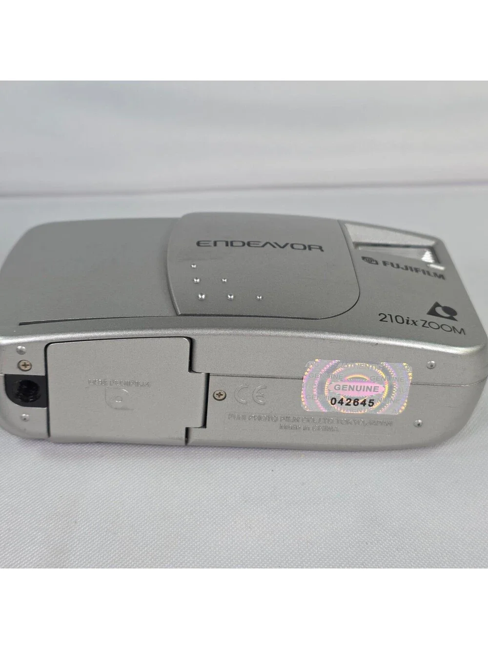 Fujifilm Endeavor 210ix Zoom APS Film Camera Silver Fujinon 22.5-45mm Lens